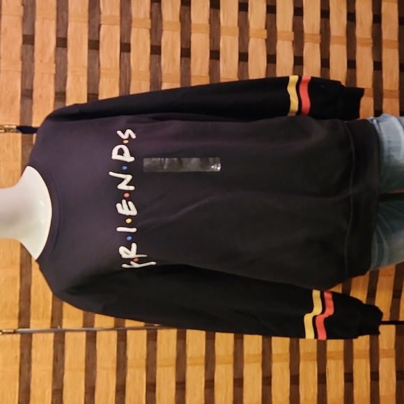 NWT! FRIENDS sweatshirt - Picture 1 of 7
